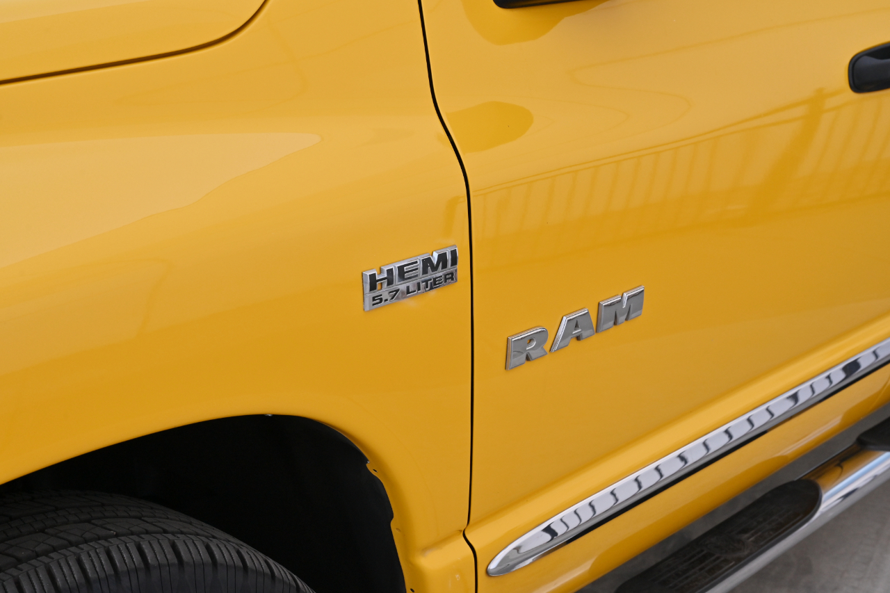 Dodge Ram 1500 2WD Quad Cab 140.5" SLT 2008