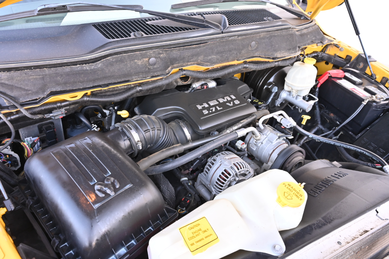 Dodge Ram 1500 2WD Quad Cab 140.5" SLT 2008