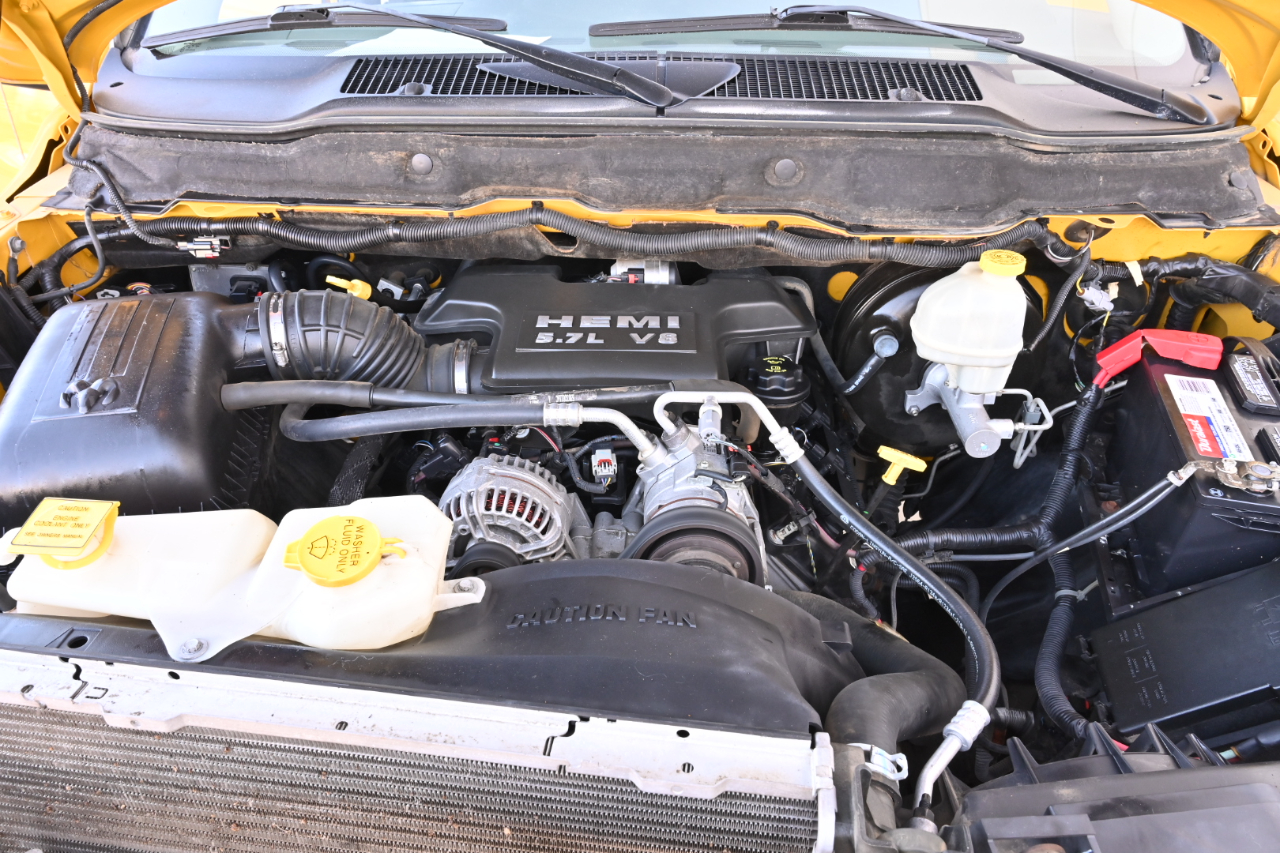 Dodge Ram 1500 2WD Quad Cab 140.5" SLT 2008