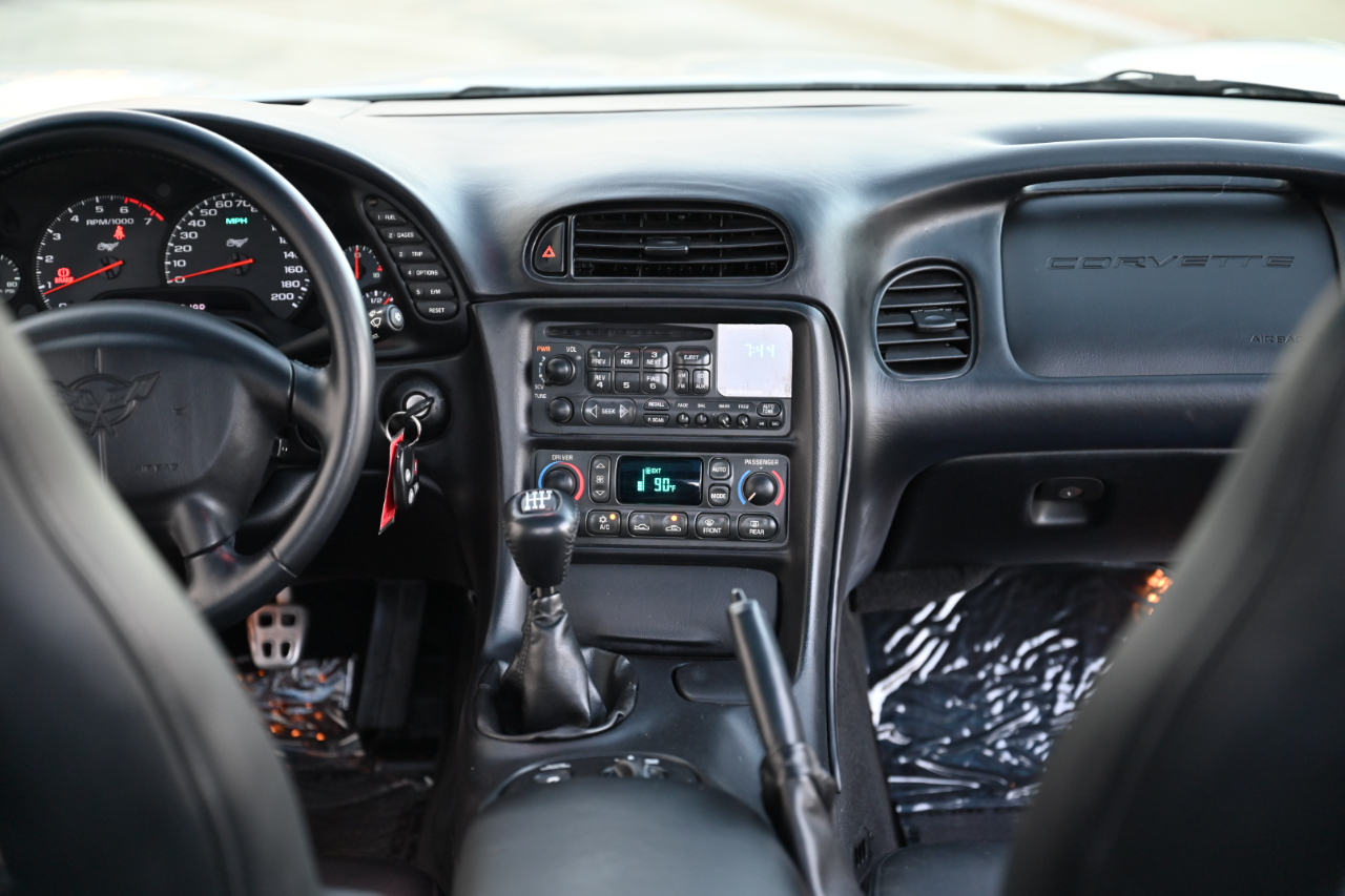Chevrolet Corvette Coupe 2003