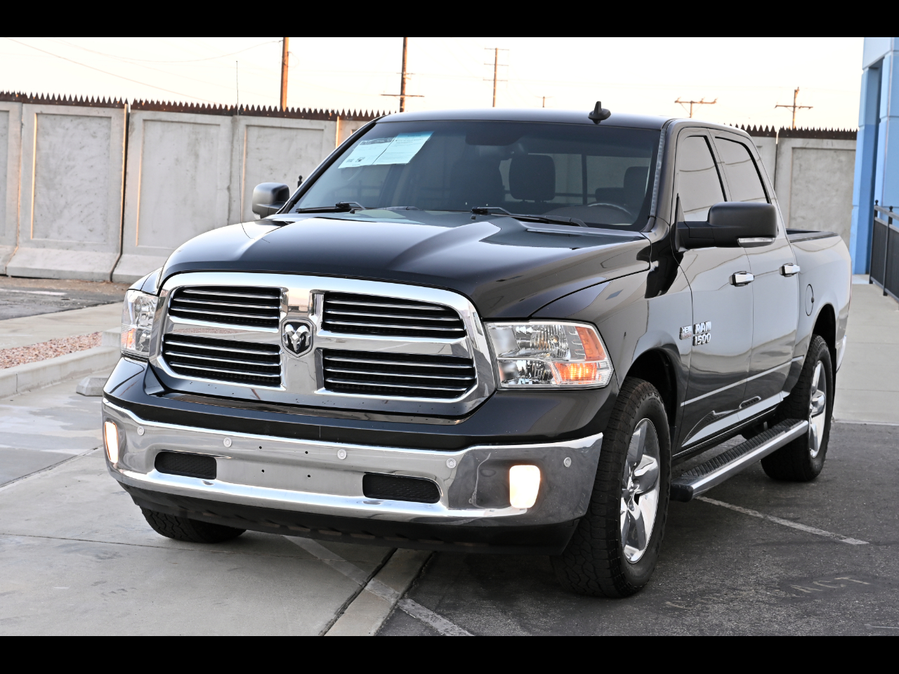 2017 RAM 1500 Big Horn 4x4 Crew Cab 5'7"