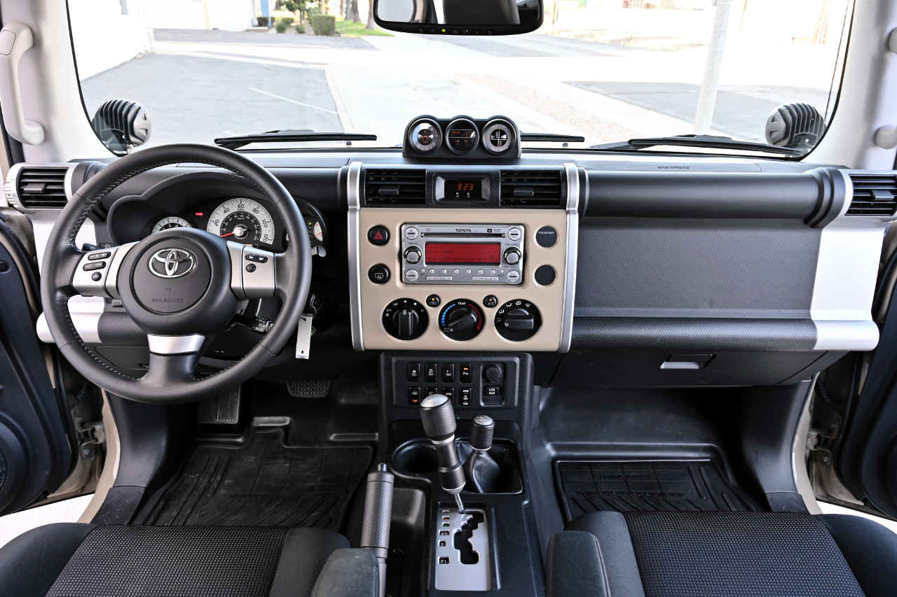 Toyota FJ Cruiser 4WD 2014