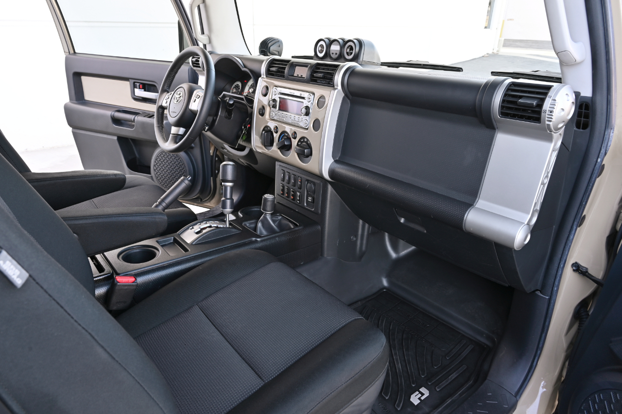 Toyota FJ Cruiser 4WD 2014
