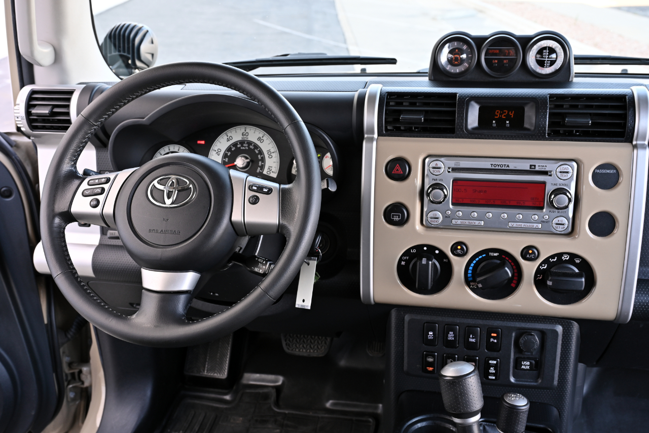 Toyota FJ Cruiser 4WD 2014