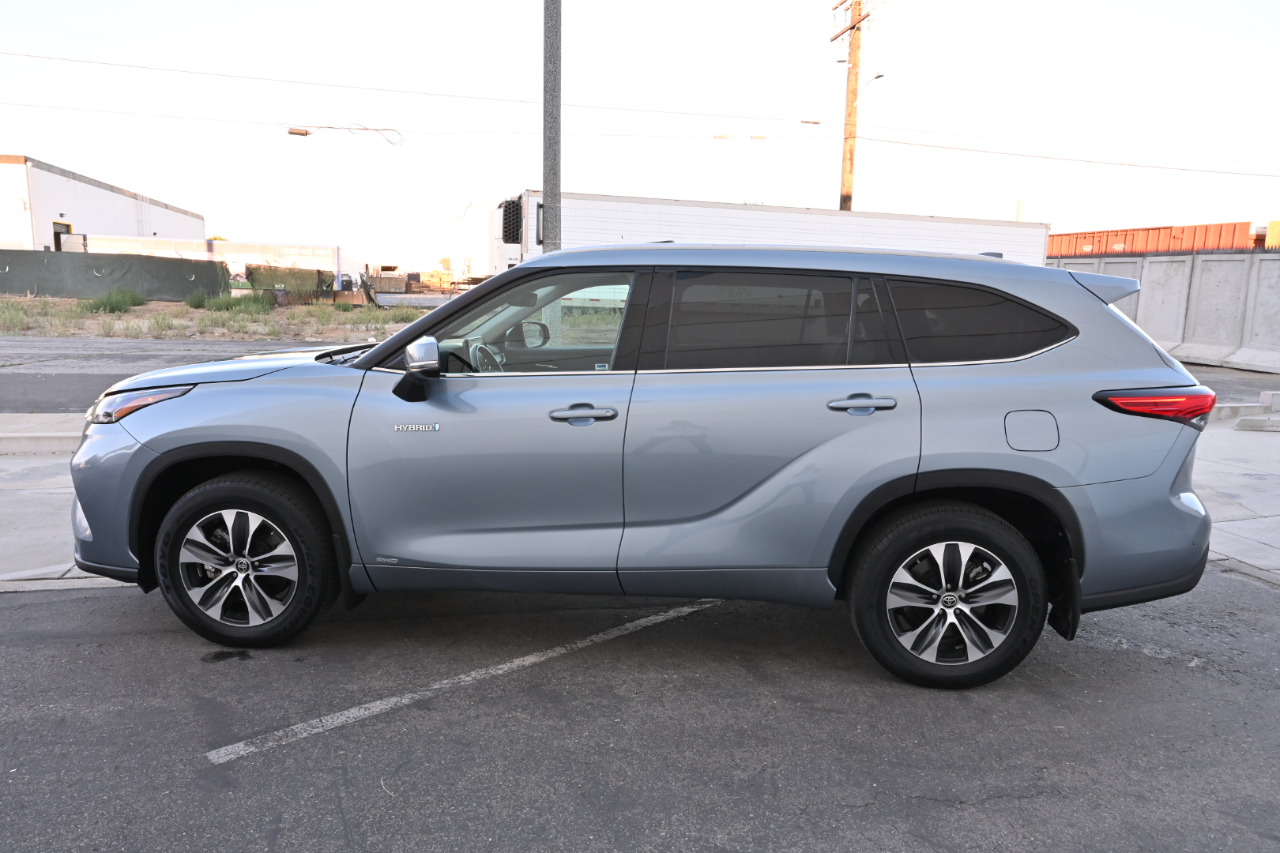 Toyota Highlander  2021