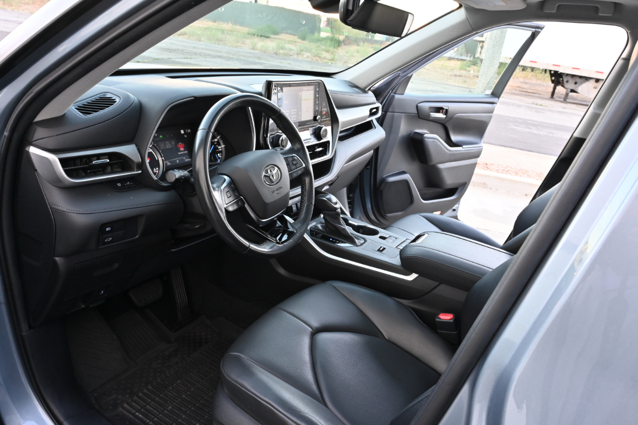 Toyota Highlander  2021