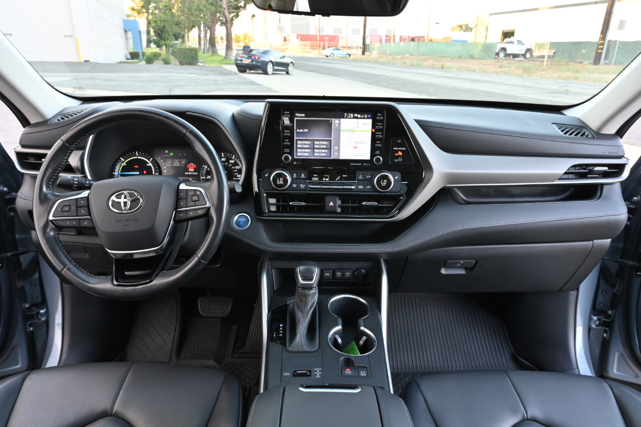 Toyota Highlander  2021