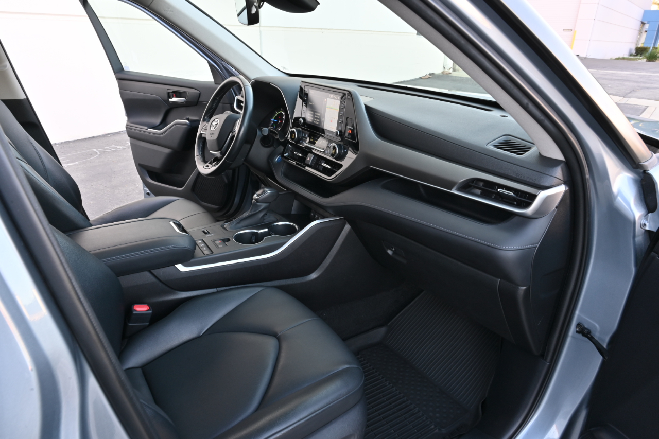 Toyota Highlander  2021