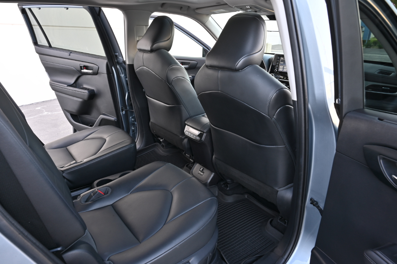 Toyota Highlander  2021