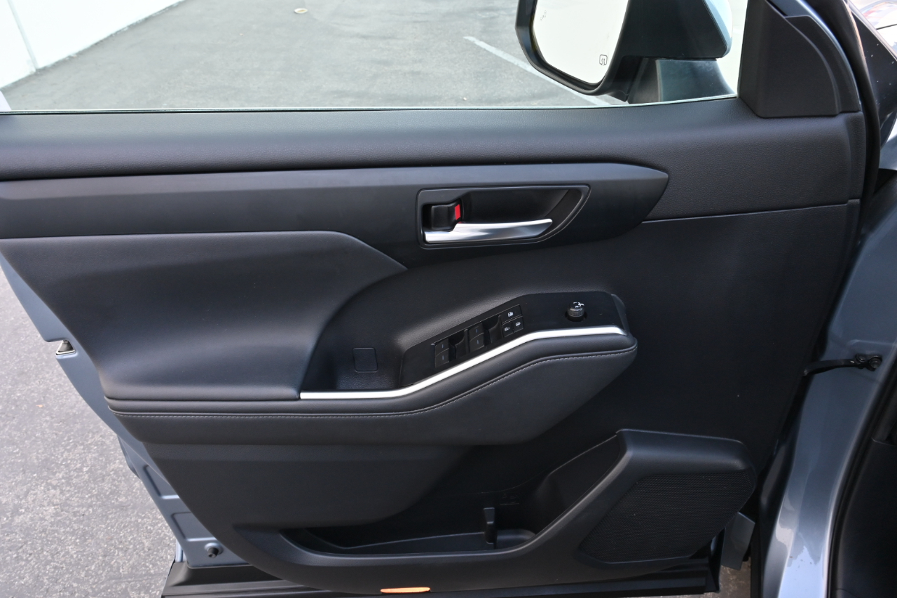 Toyota Highlander  2021