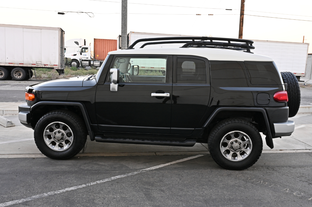 Toyota FJ Cruiser 4WD 2011