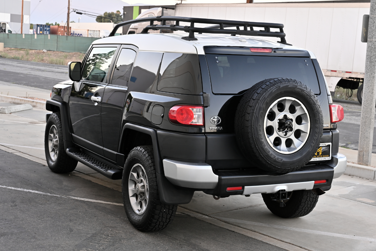 Toyota FJ Cruiser 4WD 2011