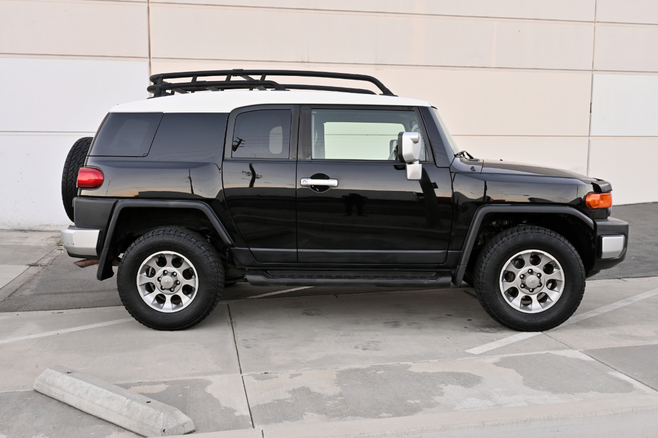 Toyota FJ Cruiser 4WD 2011
