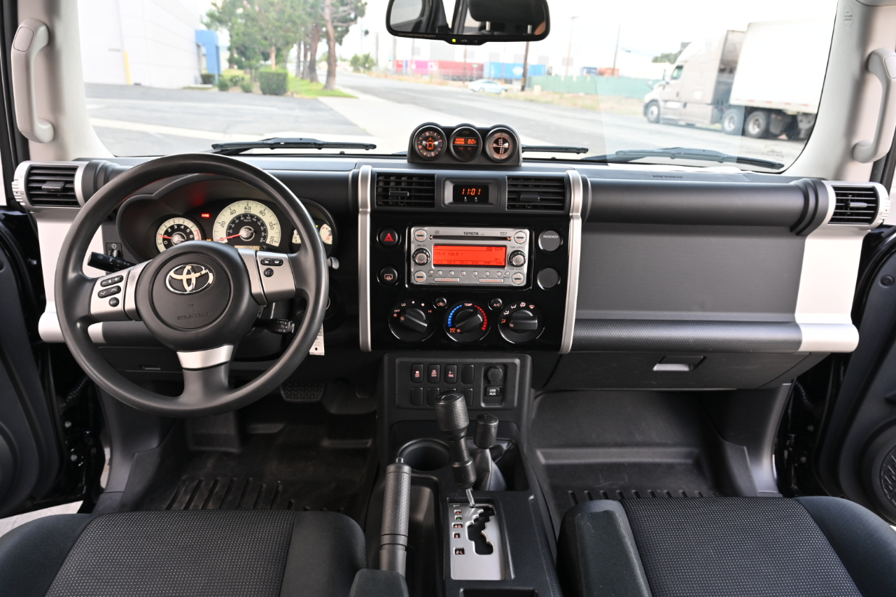 Toyota FJ Cruiser 4WD 2011