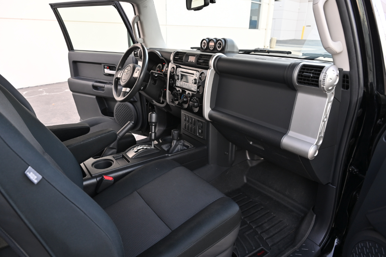 Toyota FJ Cruiser 4WD 2011