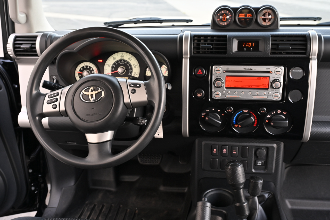Toyota FJ Cruiser 4WD 2011