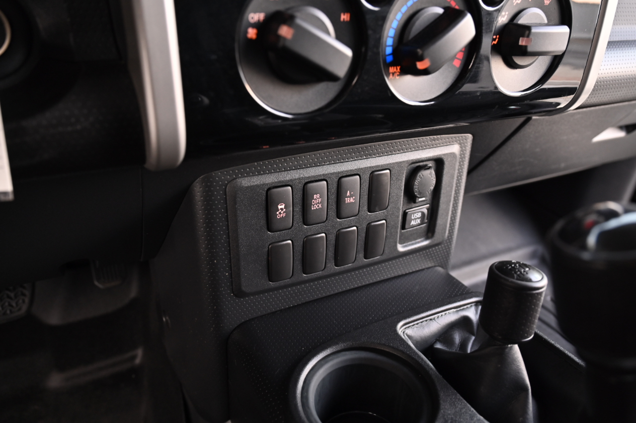 Toyota FJ Cruiser 4WD 2011