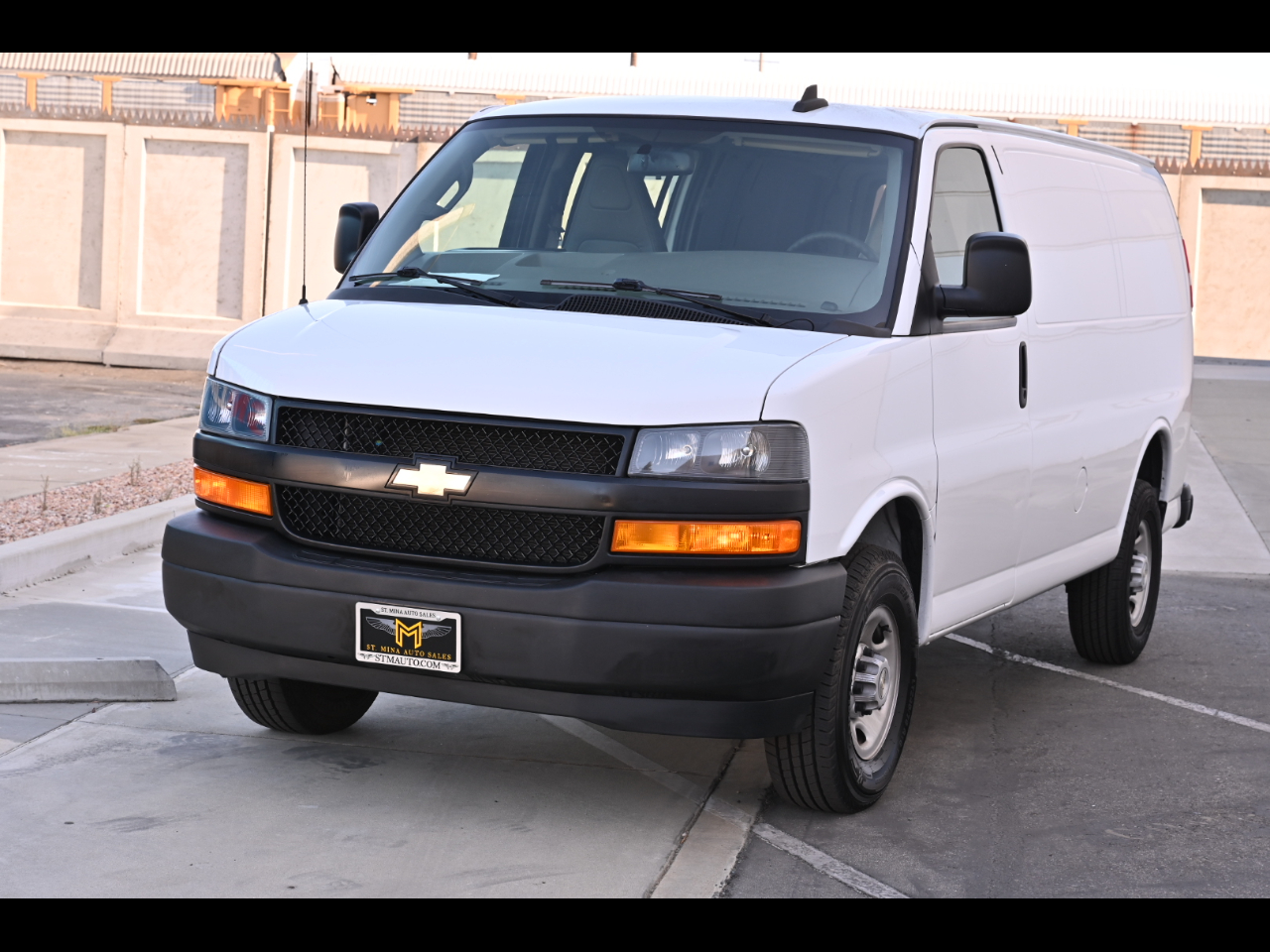 2022 Chevrolet Express Cargo Van RWD 2500