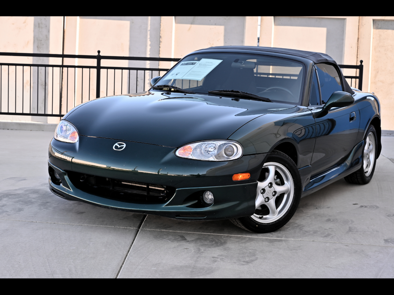 2002 Mazda MX-5 Miata Sport Convertible MT