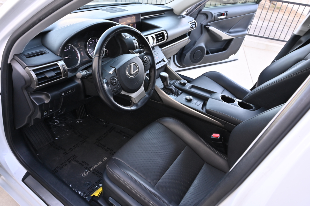 Lexus IS 250  2015