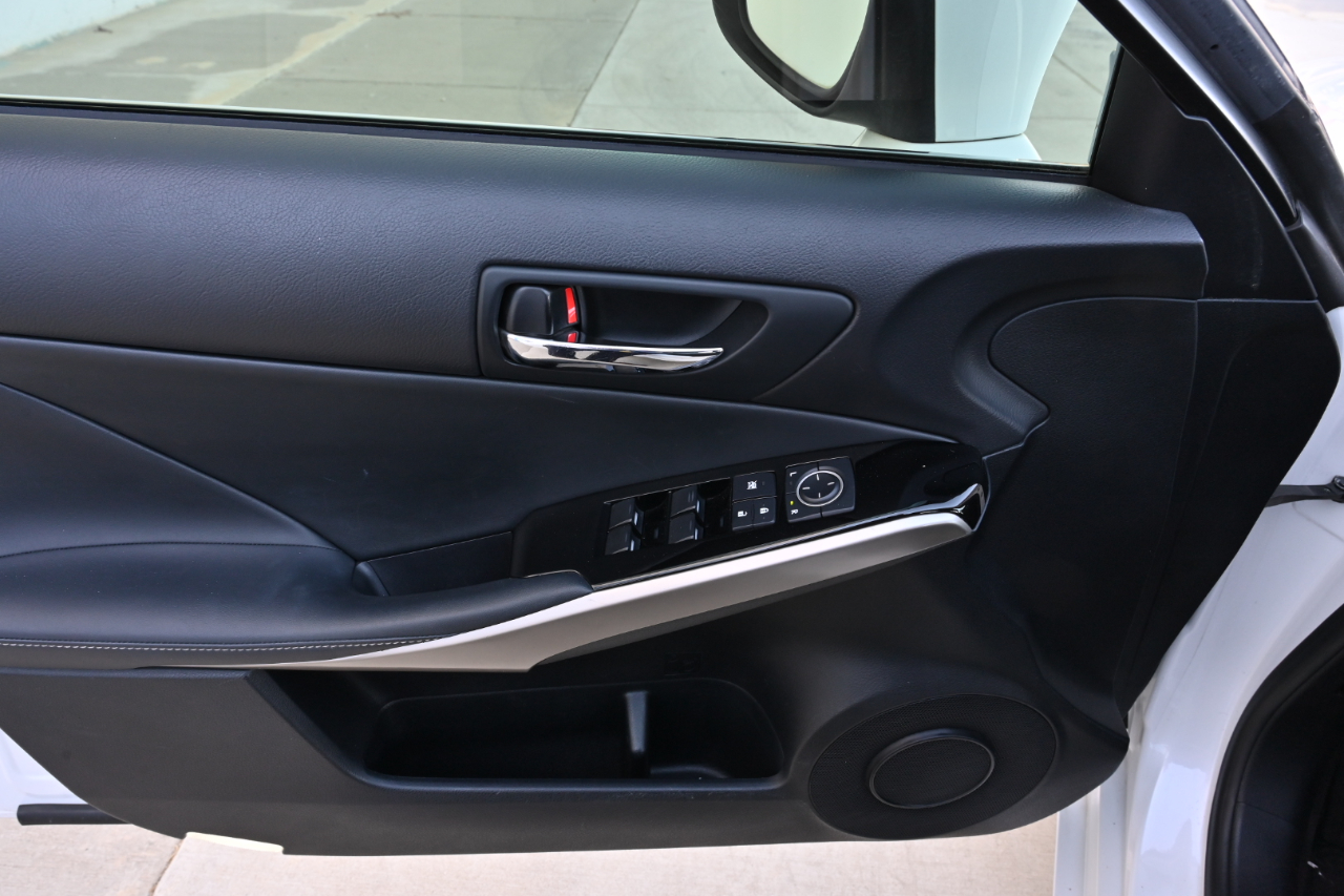 Lexus IS 250  2015