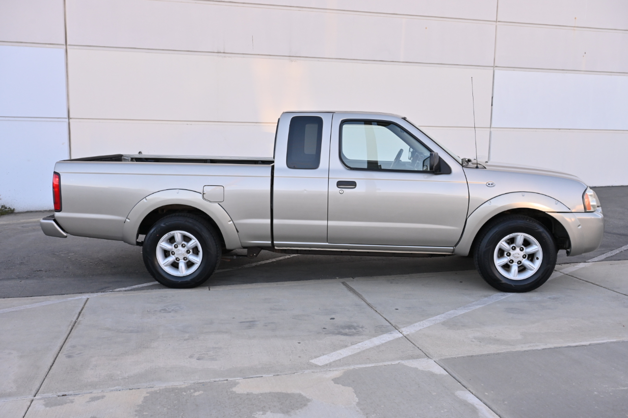 Nissan Frontier 2WD XE King Cab I4 Auto 2001