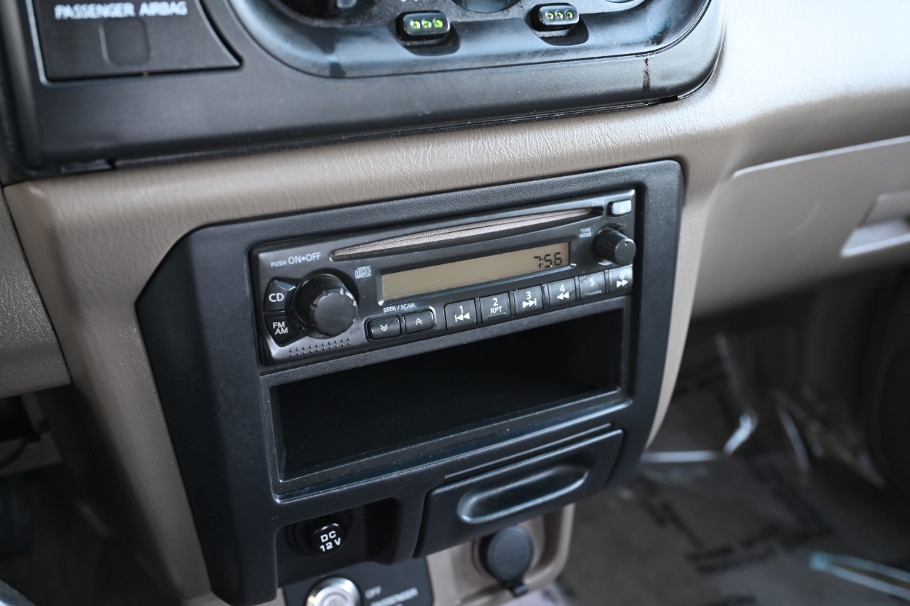 Nissan Frontier 2WD XE King Cab I4 Auto 2001