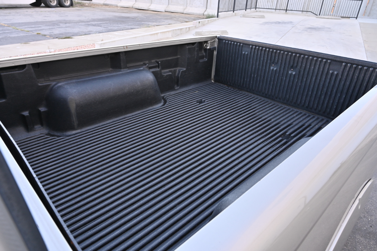 Nissan Frontier 2WD XE King Cab I4 Auto 2001