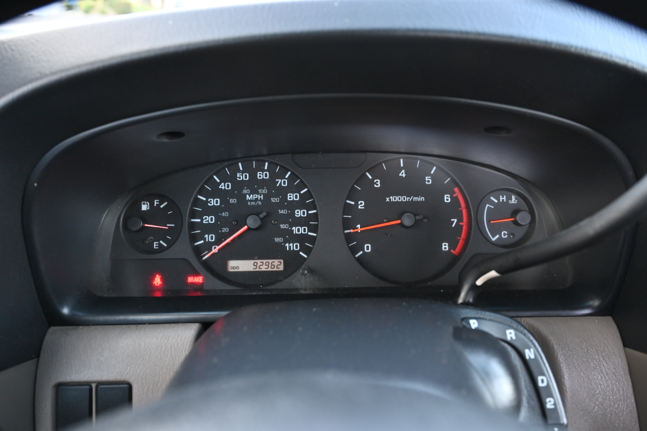 Nissan Frontier 2WD XE King Cab I4 Auto 2001