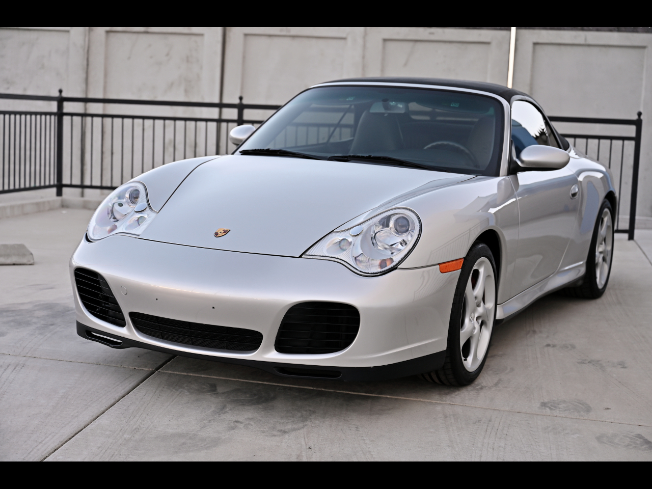2004 Porsche 911 Carrera 4S 6-Spd Man