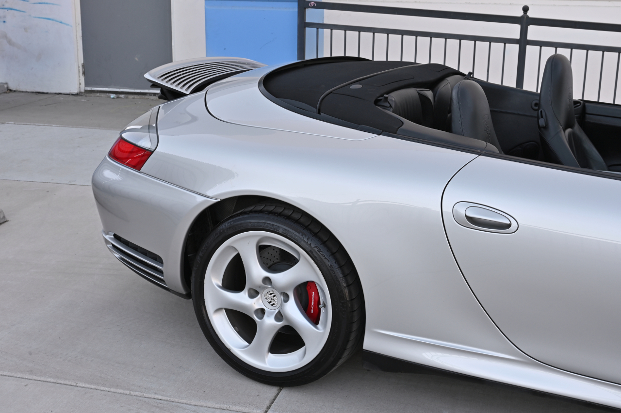 Porsche 911  2004
