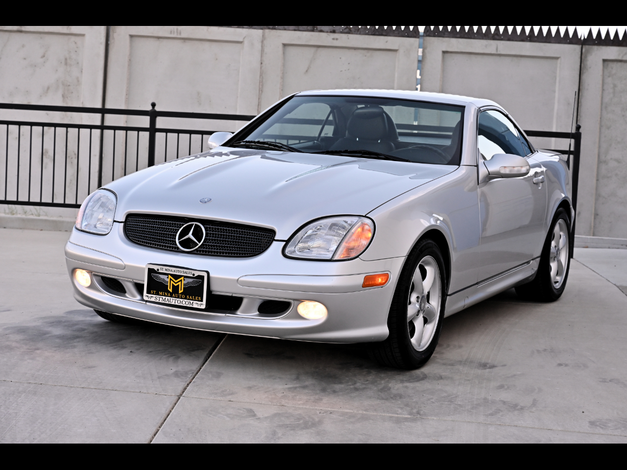 2002 Mercedes-Benz SLK-Class 2dr Roadster 3.2L