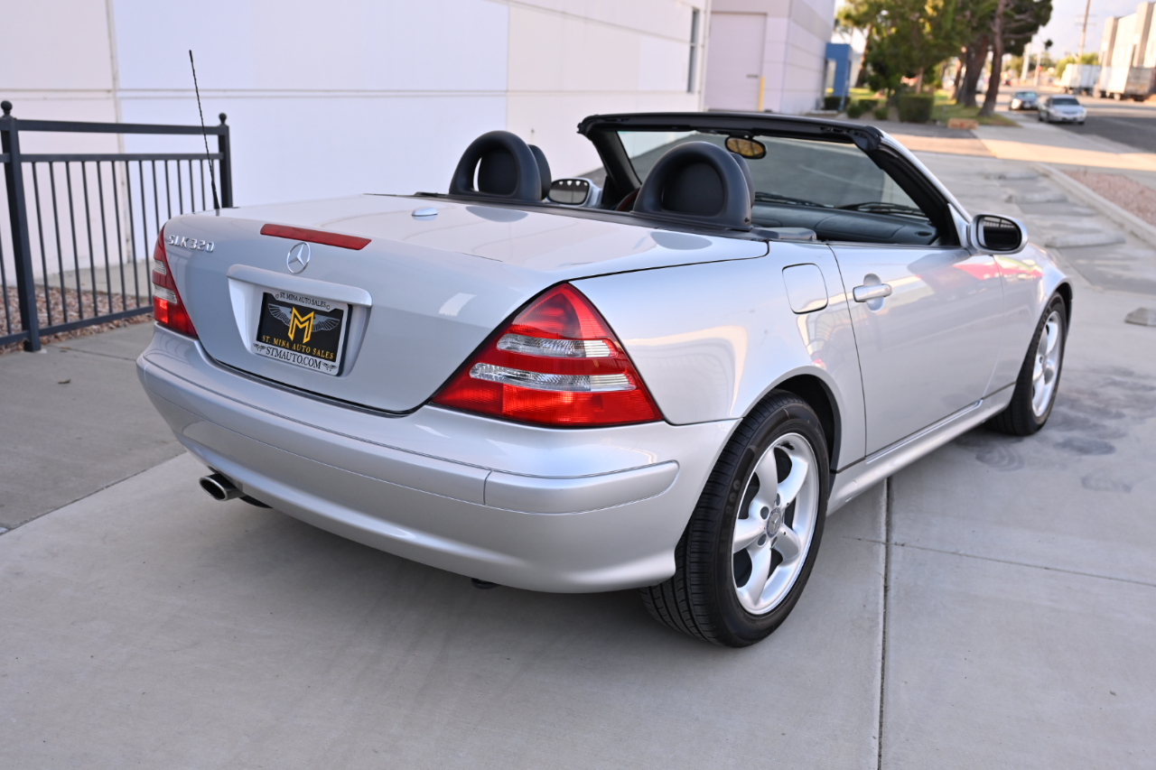 Mercedes-Benz SLK-Class 2dr Roadster 3.2L 2002