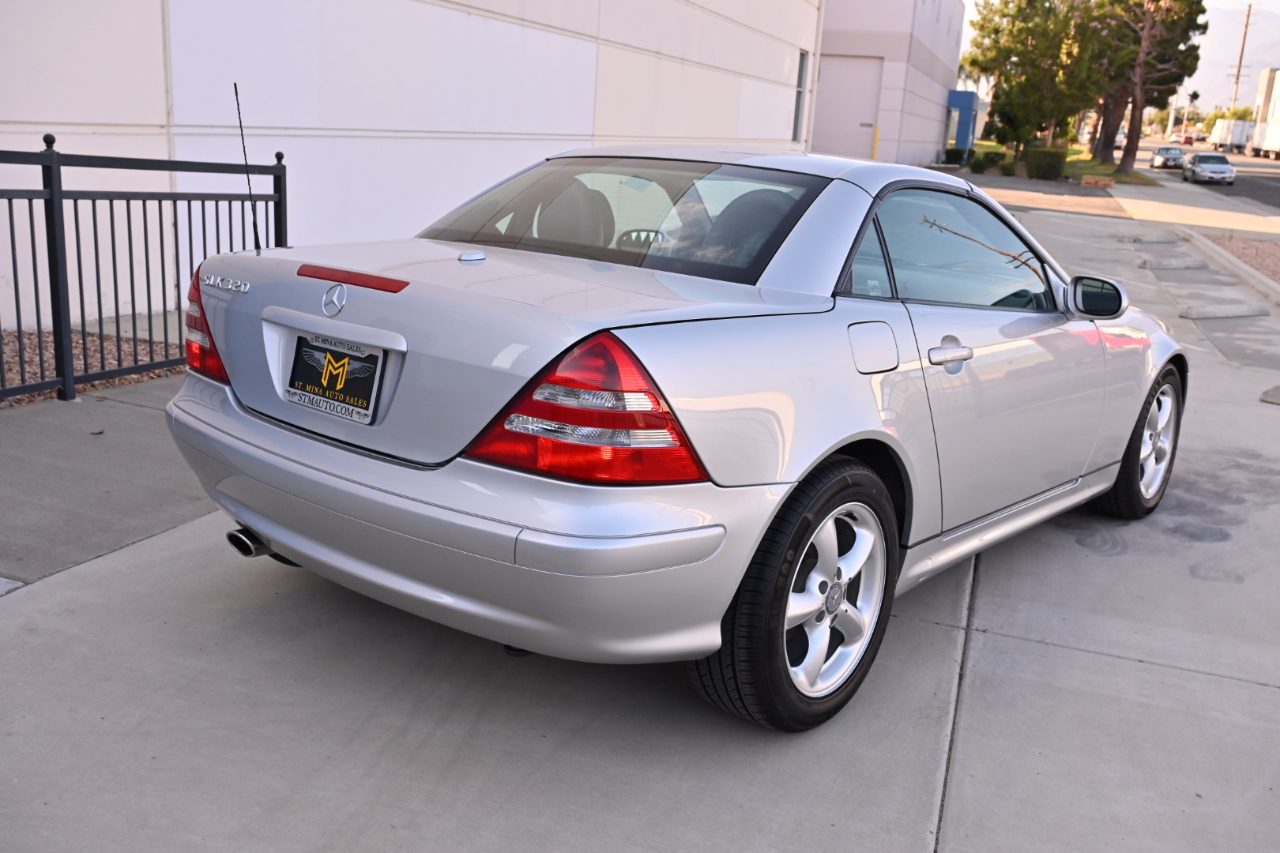 Mercedes-Benz SLK-Class 2dr Roadster 3.2L 2002