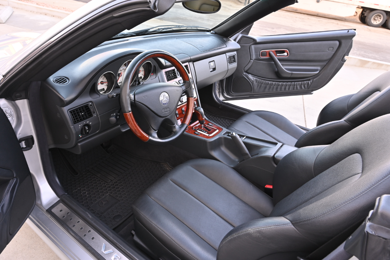 Mercedes-Benz SLK-Class 2dr Roadster 3.2L 2002