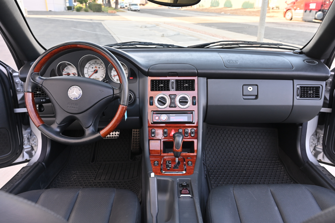 Mercedes-Benz SLK-Class 2dr Roadster 3.2L 2002