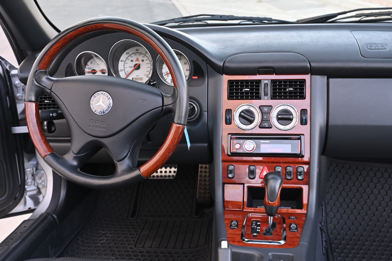 Mercedes-Benz SLK-Class 2dr Roadster 3.2L 2002