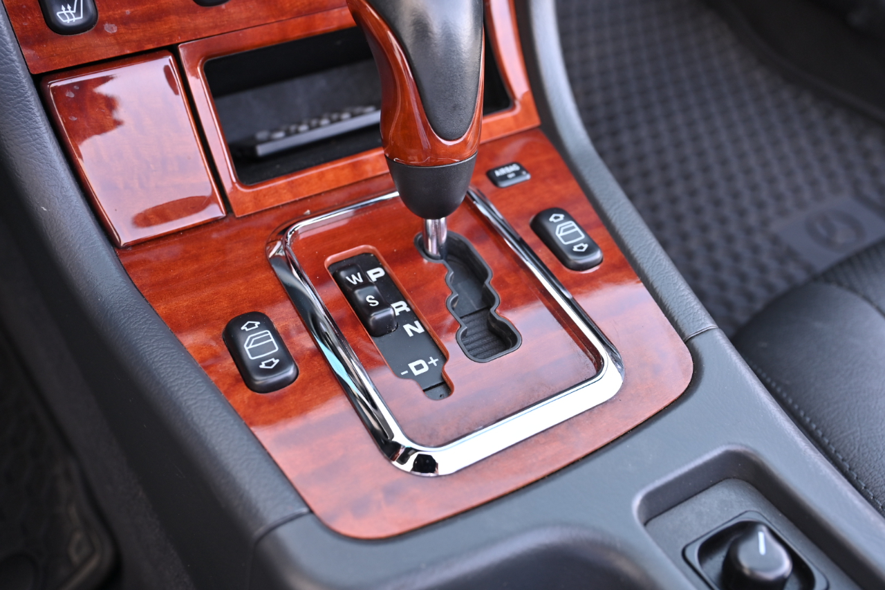 Mercedes-Benz SLK-Class 2dr Roadster 3.2L 2002