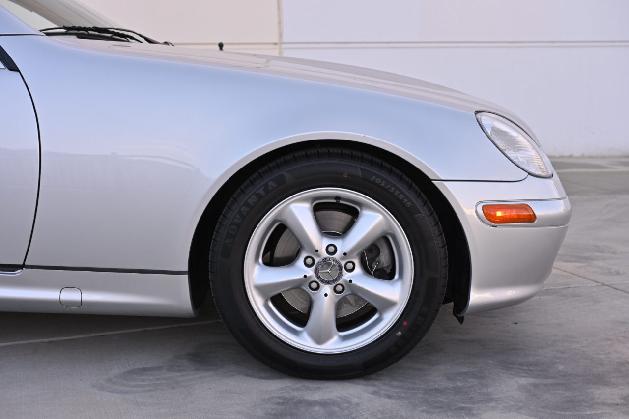 Mercedes-Benz SLK-Class 2dr Roadster 3.2L 2002