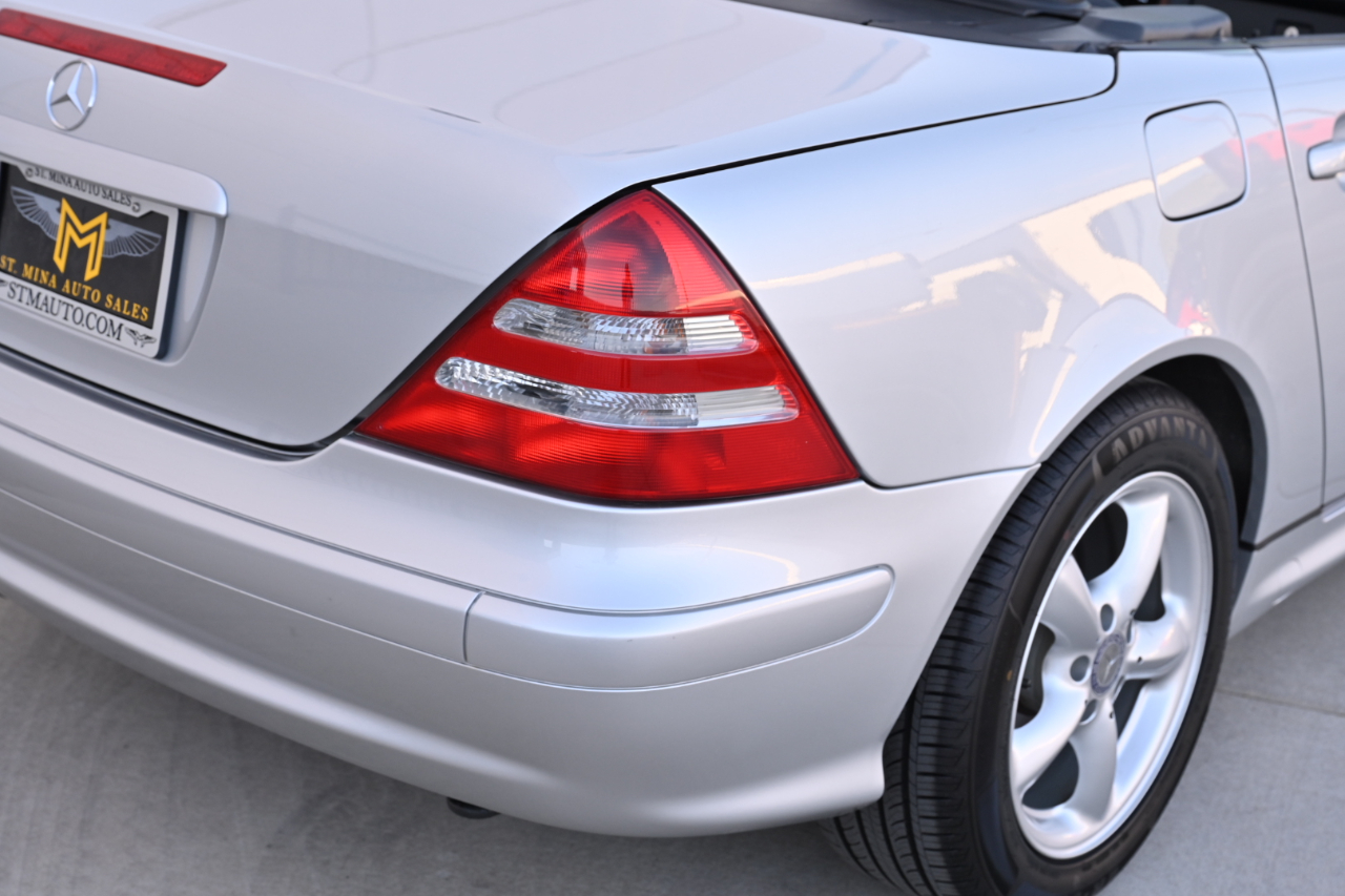 Mercedes-Benz SLK-Class 2dr Roadster 3.2L 2002