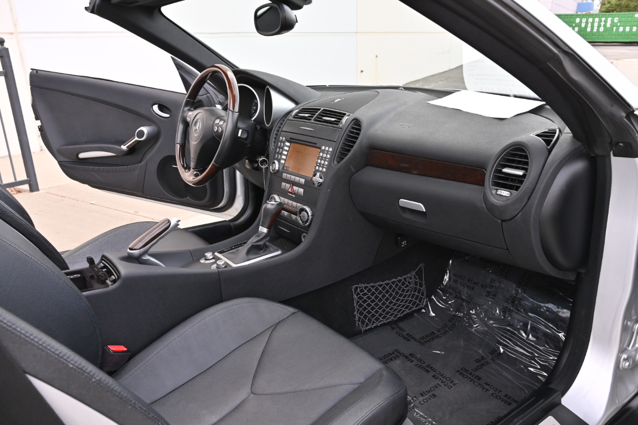 Mercedes-Benz SLK-Class Roadster 3.5L 2005