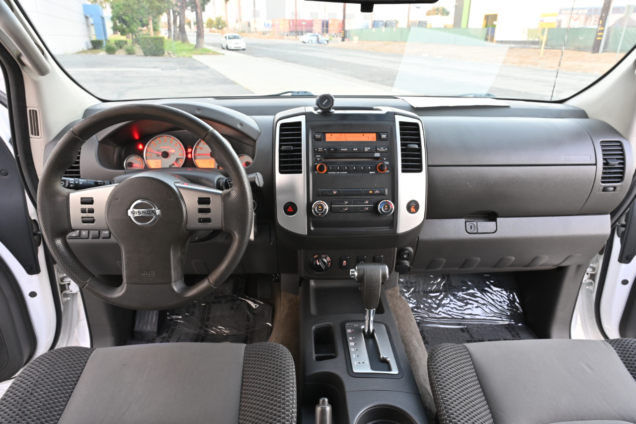 Nissan Frontier 4WD King Cab Auto SV 2012