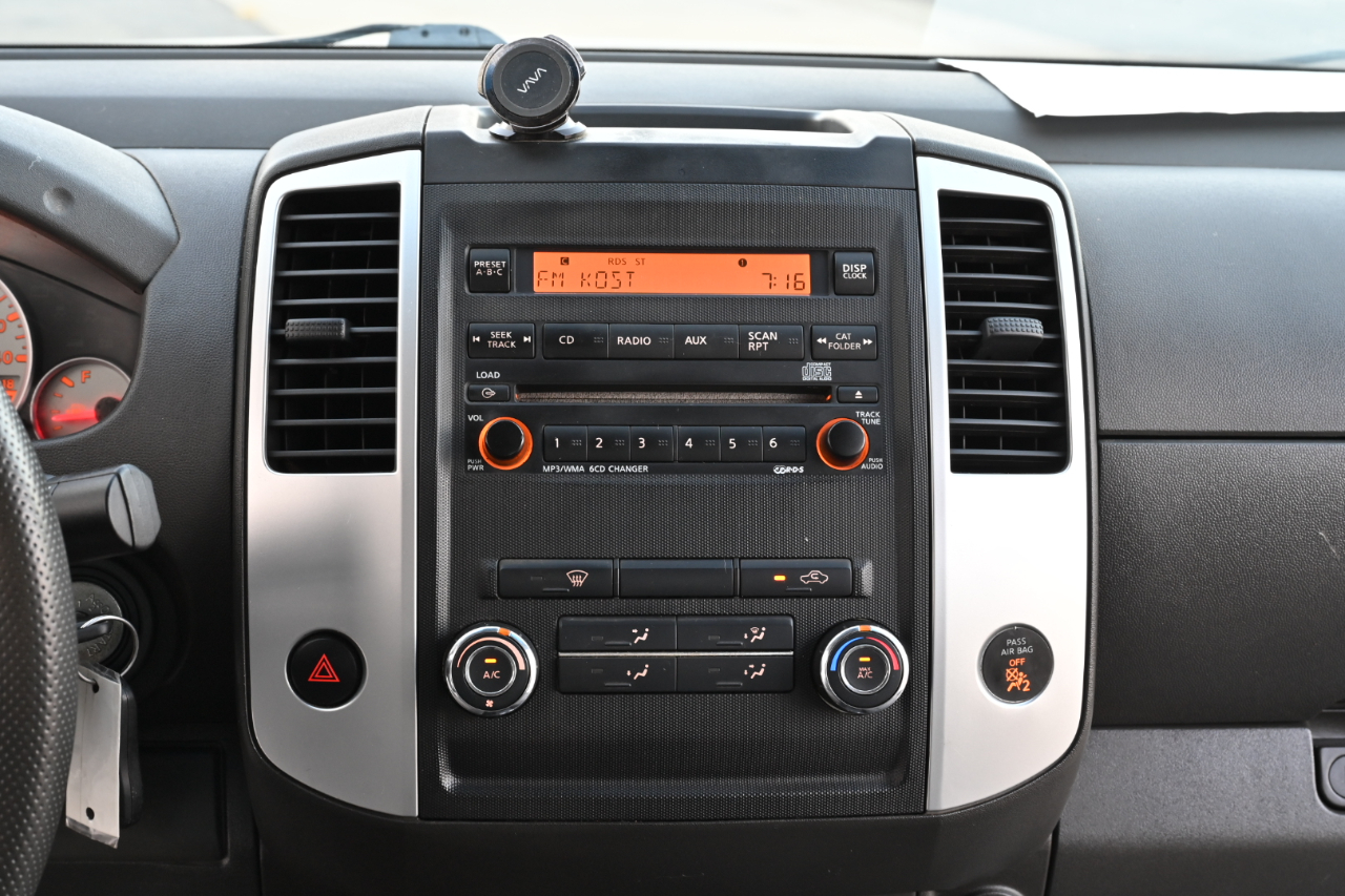 Nissan Frontier 4WD King Cab Auto SV 2012