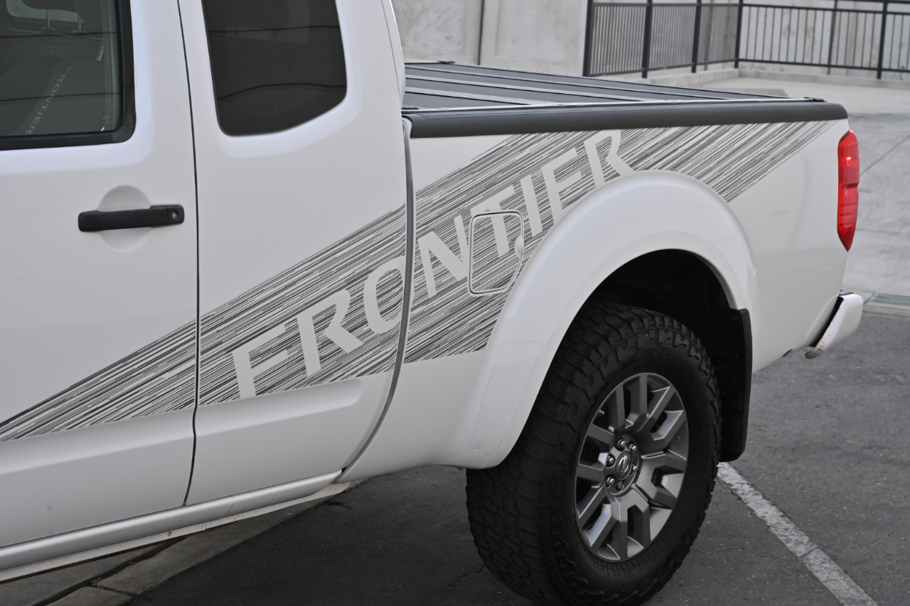 Nissan Frontier 4WD King Cab Auto SV 2012