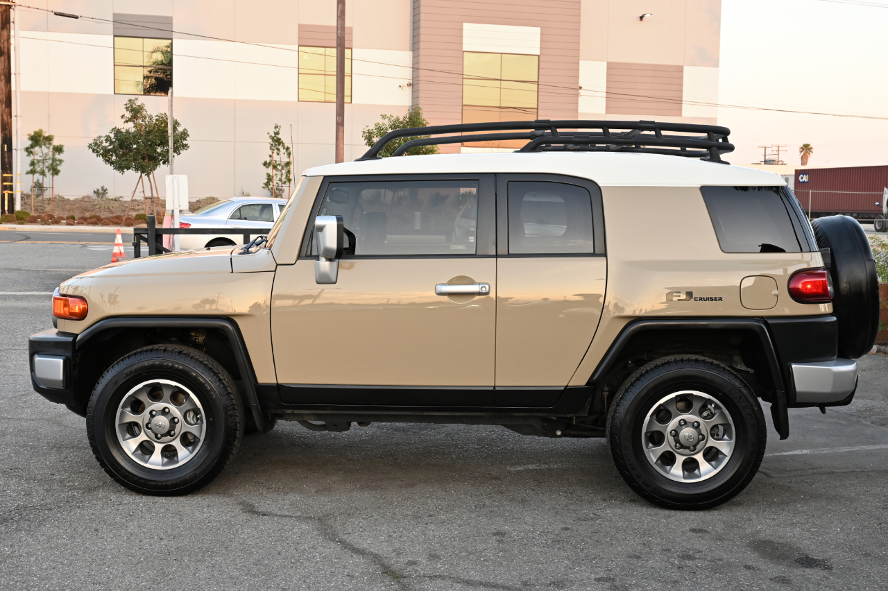 Toyota FJ Cruiser 4WD 2013