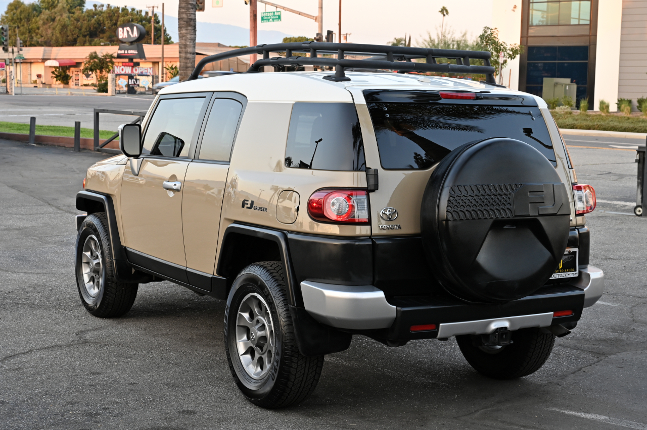 Toyota FJ Cruiser 4WD 2013