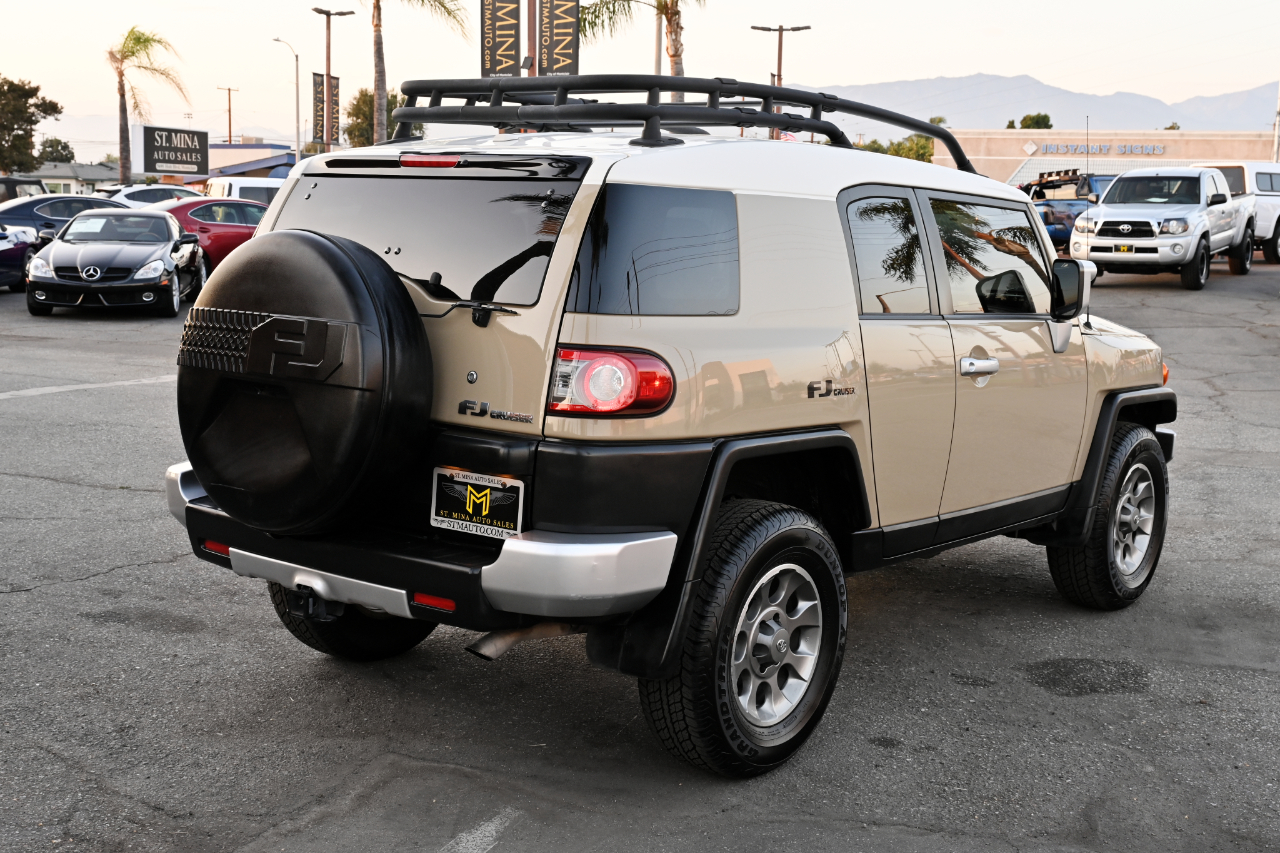 Toyota FJ Cruiser 4WD 2013