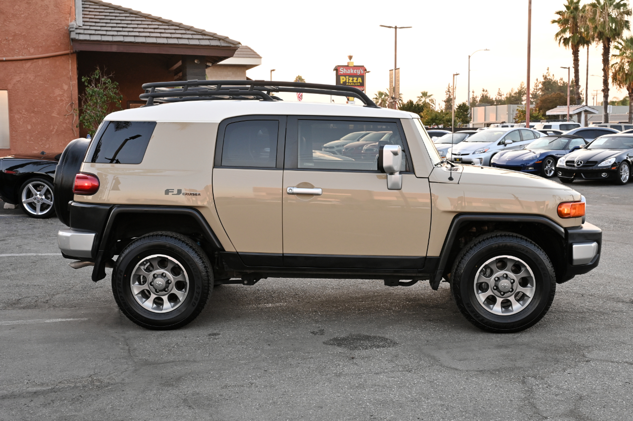 Toyota FJ Cruiser 4WD 2013
