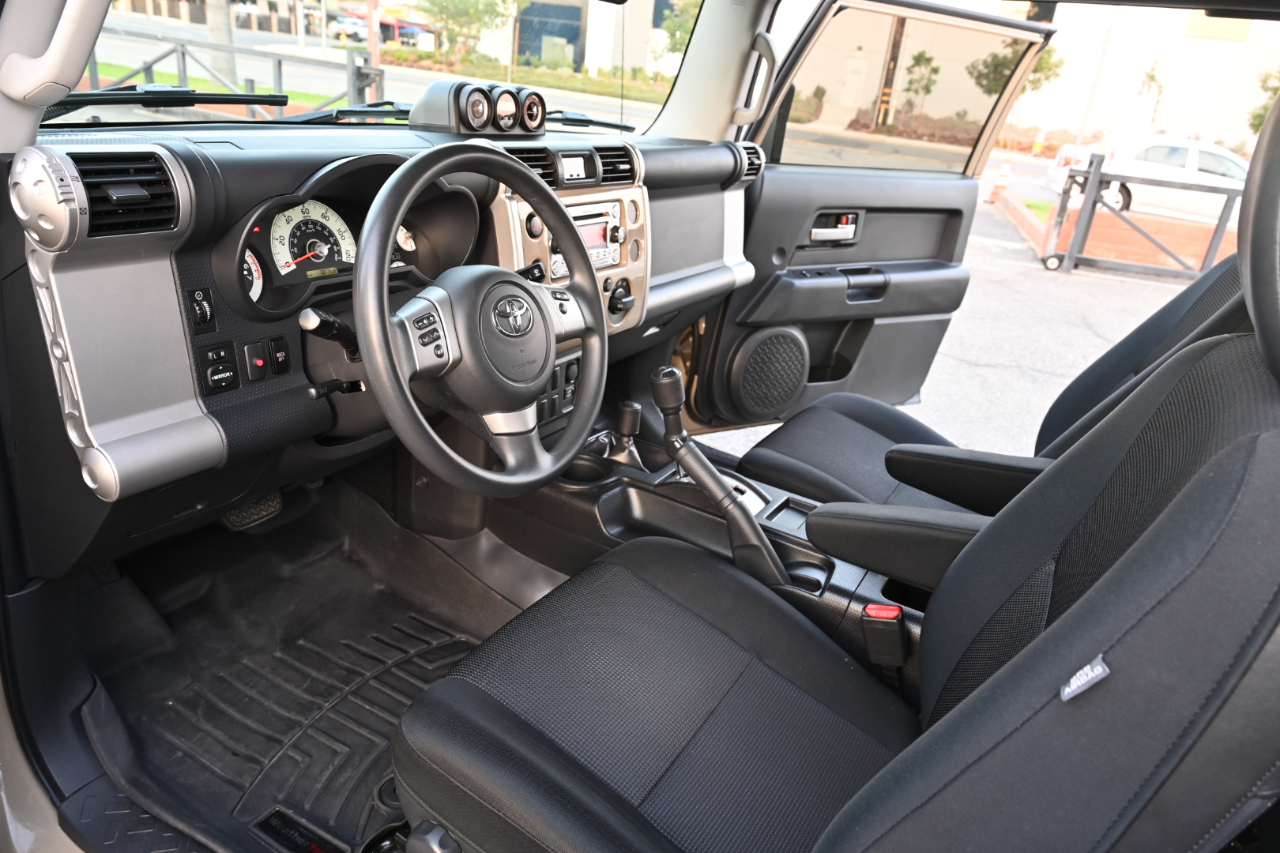 Toyota FJ Cruiser 4WD 2013