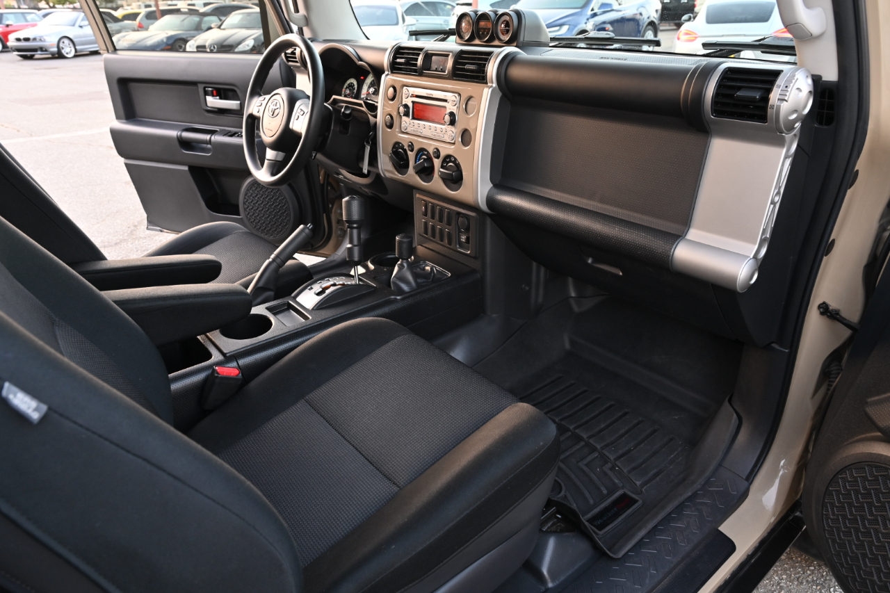 Toyota FJ Cruiser 4WD 2013